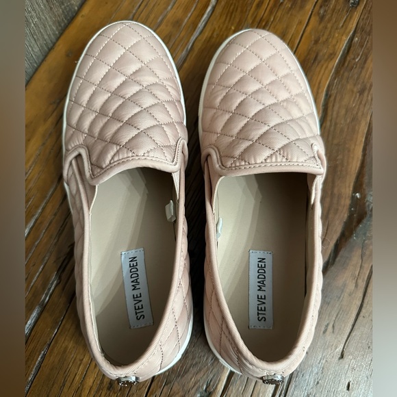 Steve Madden Ecentrcq Quilted Slip On Sneaker Shoe in Pink Size 9.5 Women’s - Picture 12 of 15